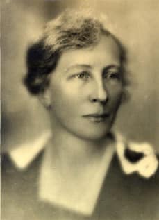 remembering the contributions of engineer lillian gilbreth