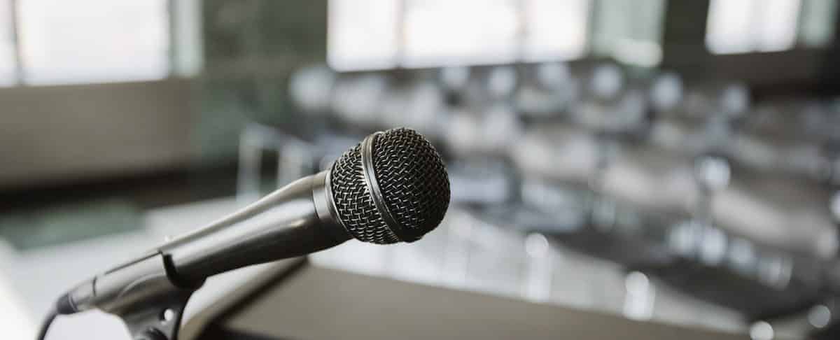 3 Mistakes You’re Making In Public Speaking