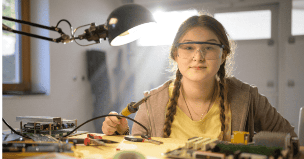 6-week Makerspace Event Encourages Girls to Pursue STEM Careers -