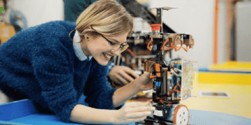 Robotics Engineering Student Spotlight: Amanda, Courtney and Gemma - Engineering Student