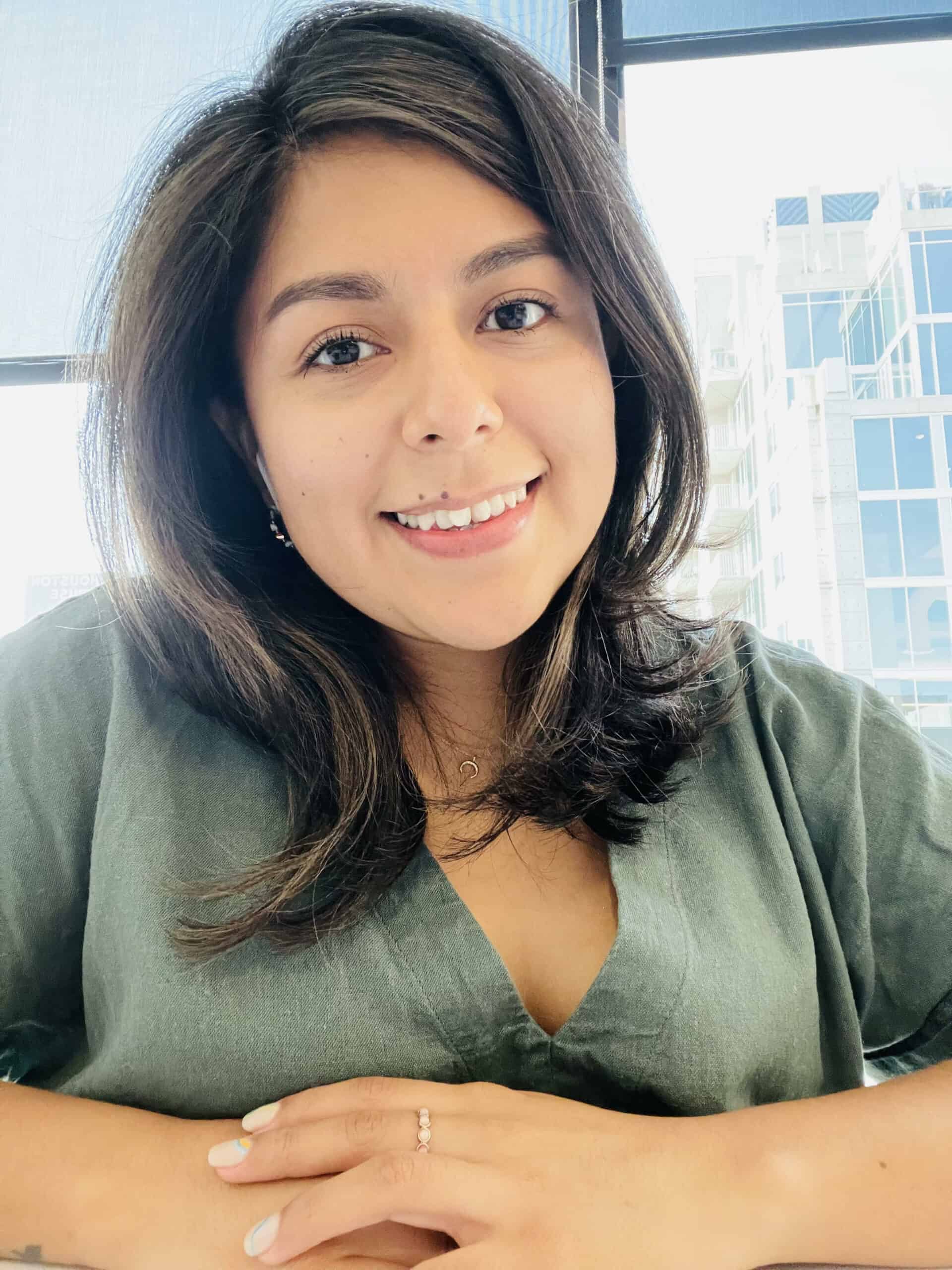 Zaira Cruz headshot for article about Latinas in STEM